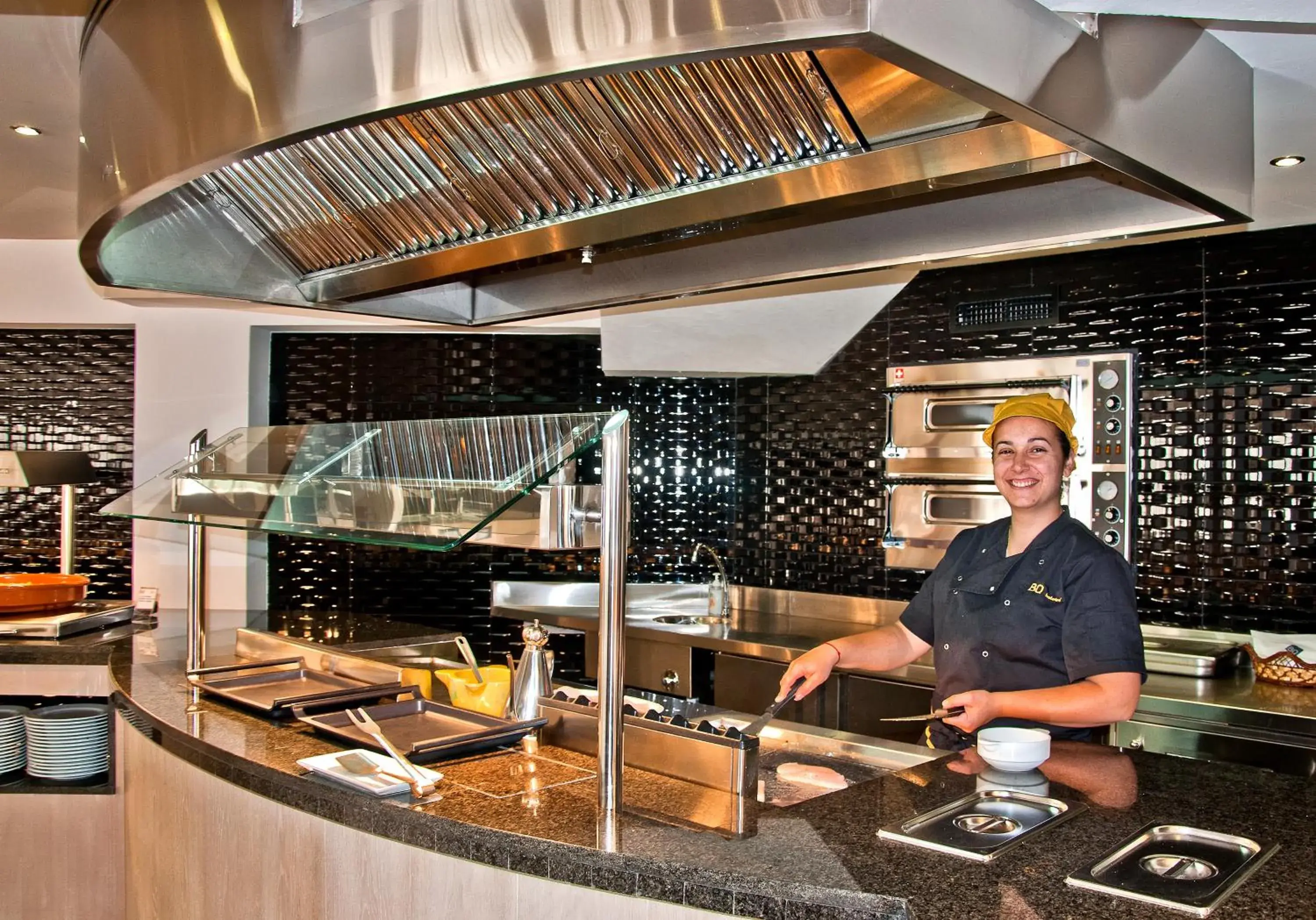 Restaurant/places to eat in BQ Apolo Hotel Restaurant/places to eat in BQ Apolo Hotel