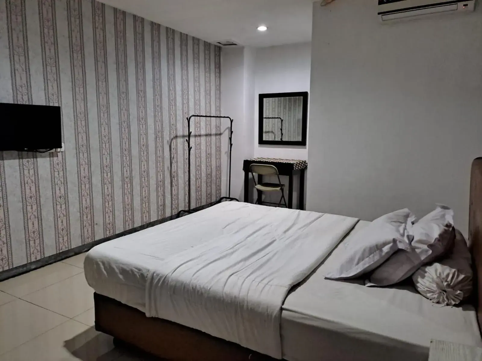 Standard Double Room in UNIK Guest House Syariah Standard Double Room in UNIK Guest House Syariah