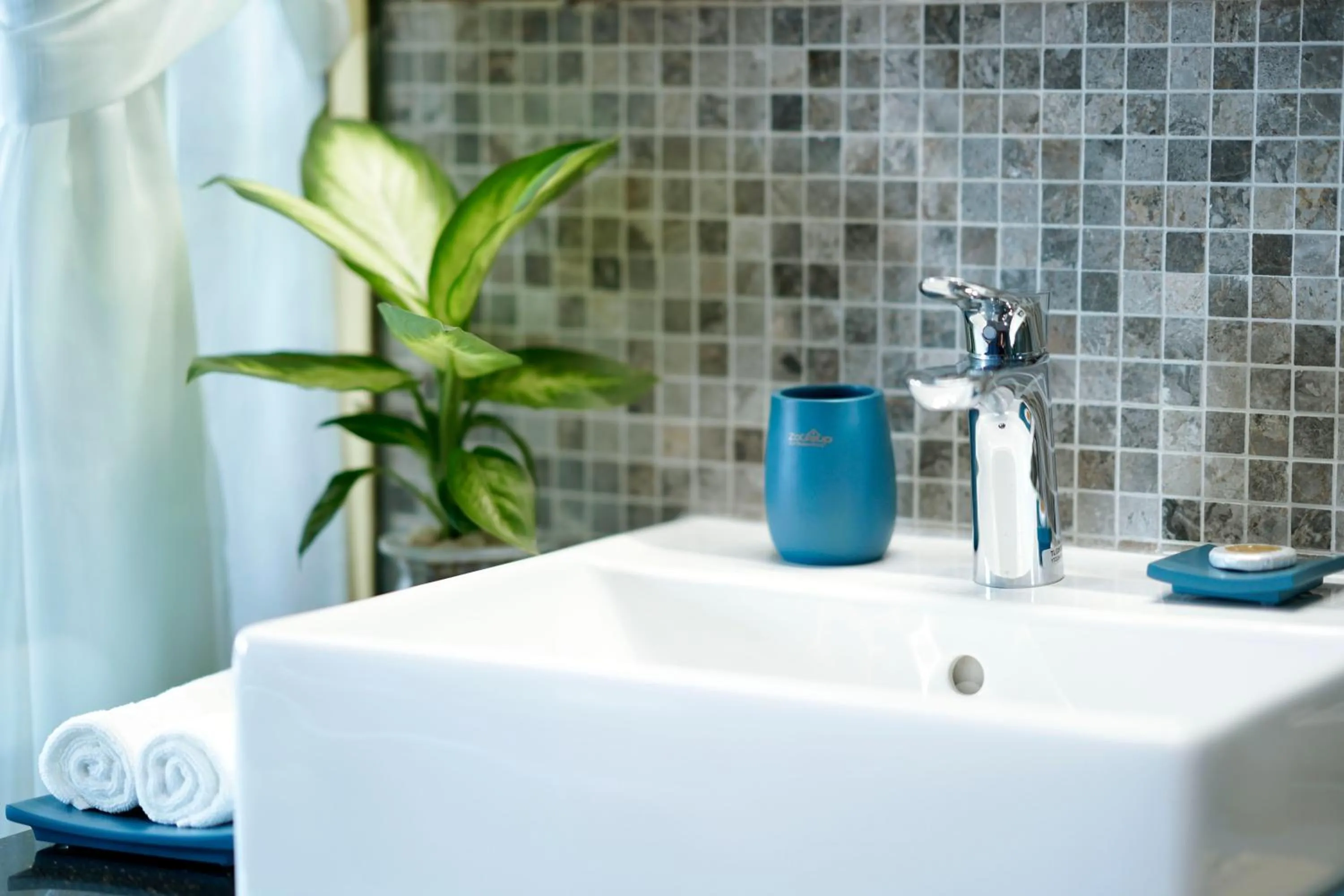 Bathroom in 1925 Ha Long Hotel