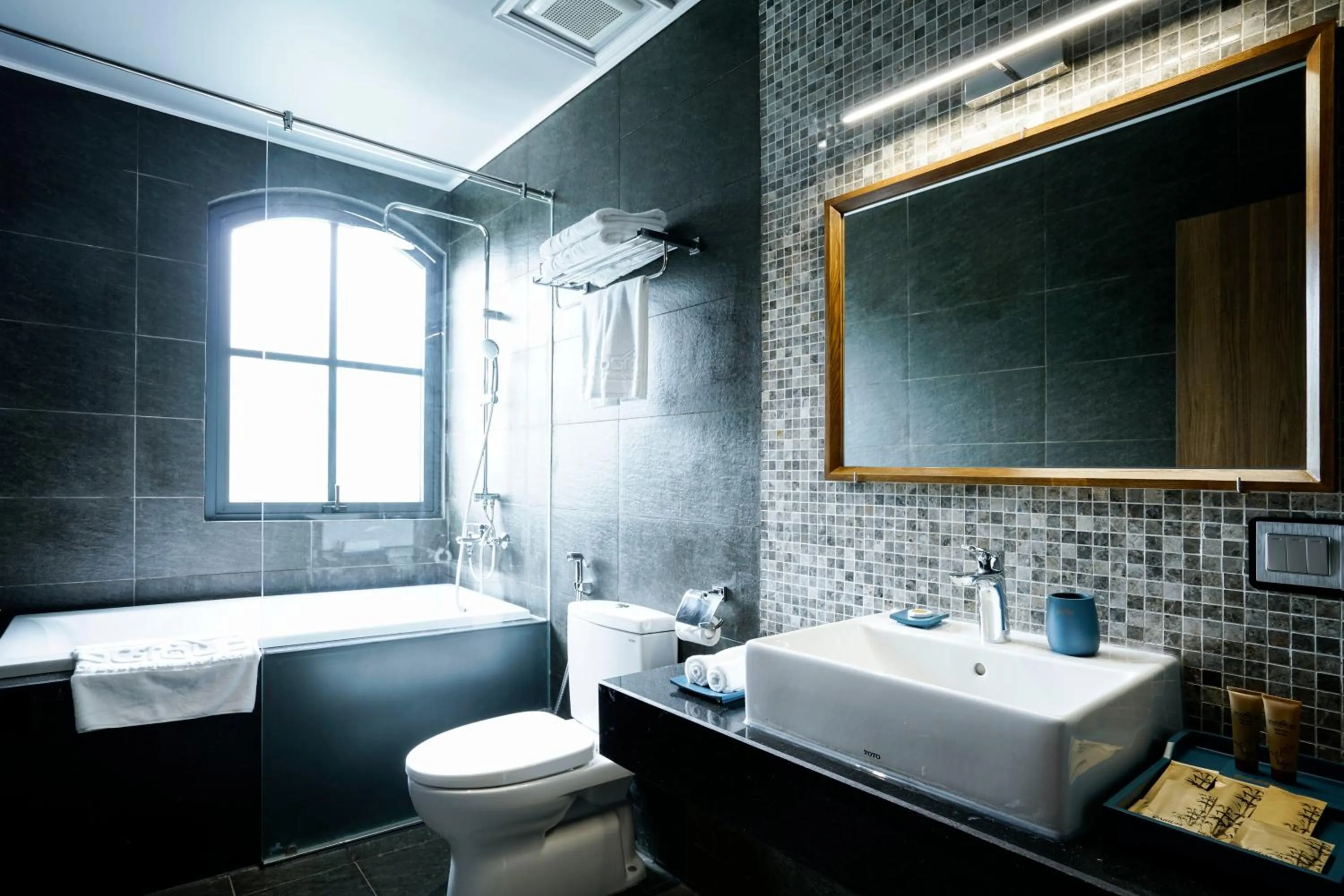 Bathroom in 1925 Ha Long Hotel