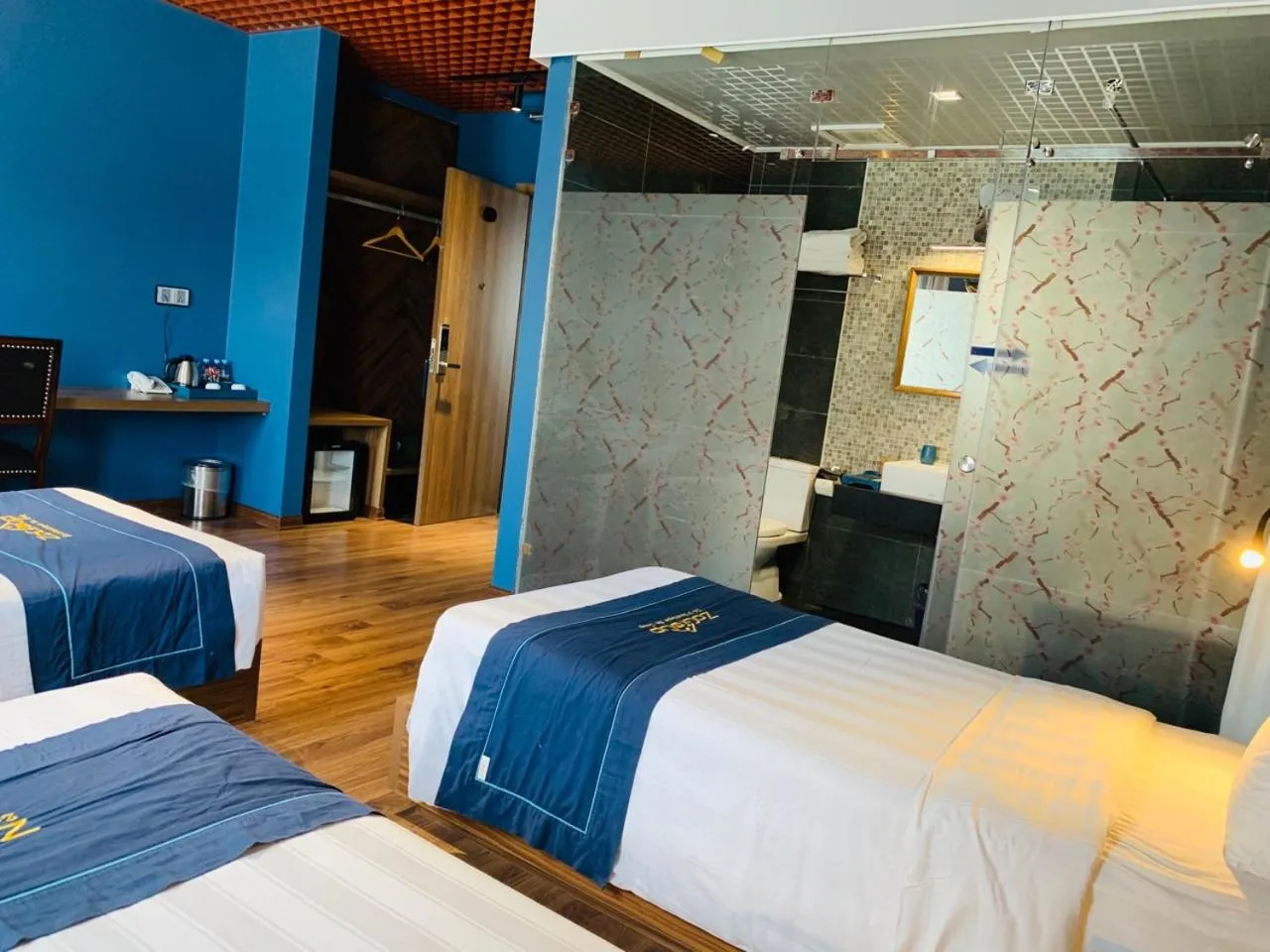 Bedroom, Bed in 1925 Ha Long Hotel