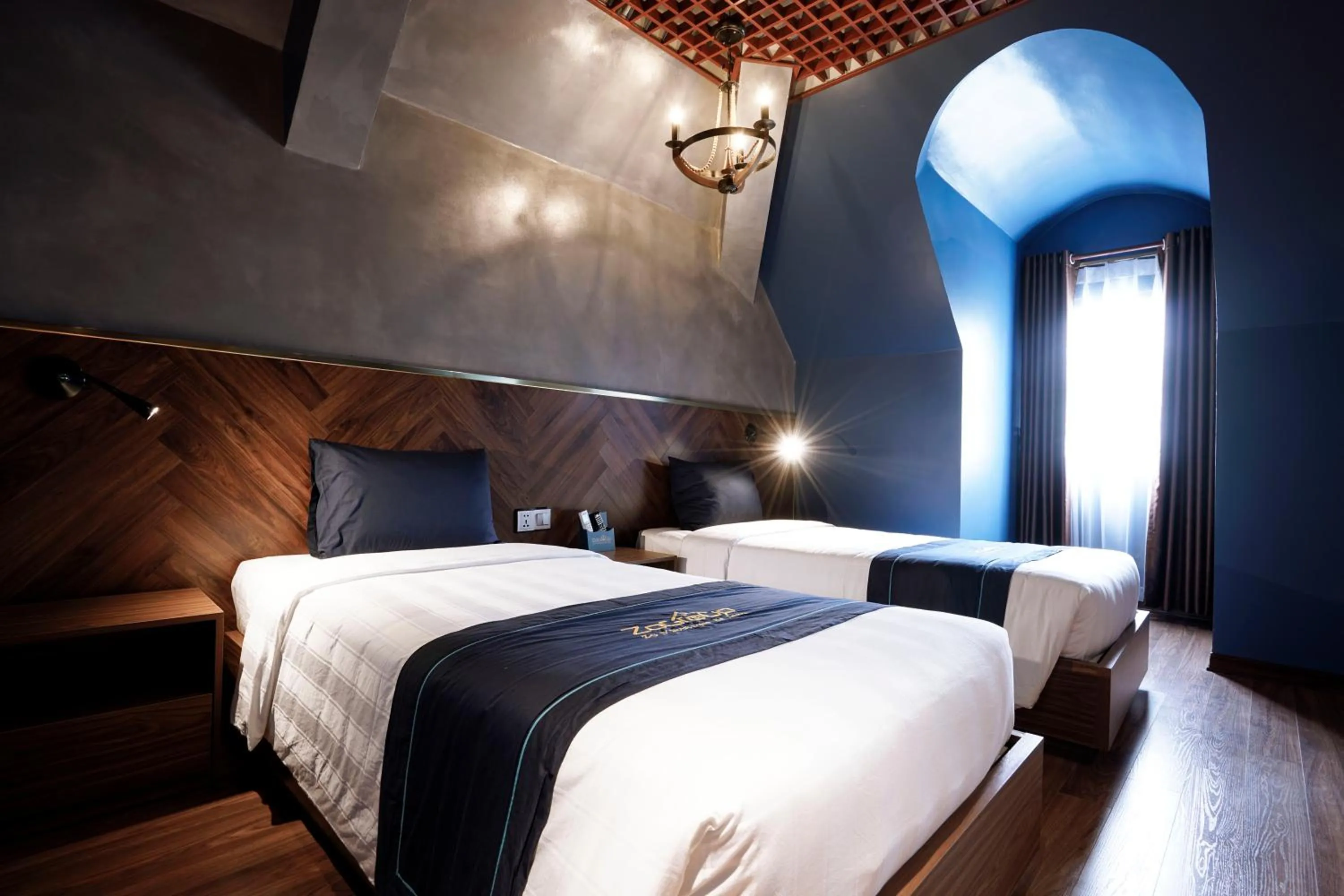 Bedroom, Bed in 1925 Ha Long Hotel