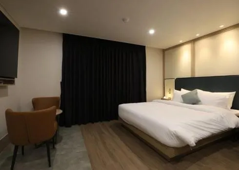 Bed in H Avenue Hwamyeong