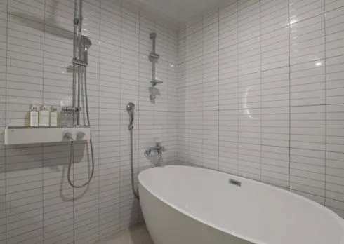 Shower in H Avenue Hwamyeong