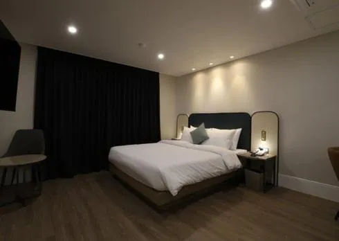 Bed in H Avenue Hwamyeong