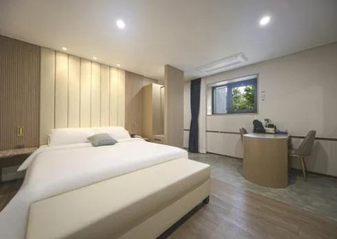 Bed in H Avenue Hwamyeong