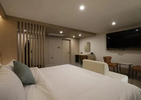 Bed in H Avenue Hwamyeong