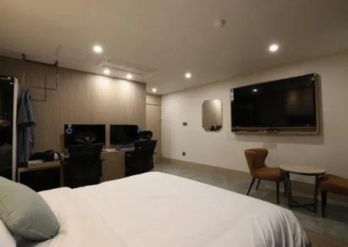 Bed in H Avenue Hwamyeong