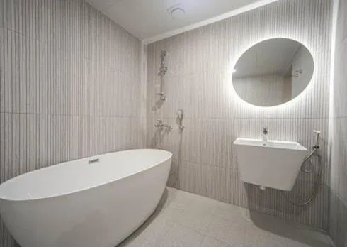 Shower in H Avenue Hwamyeong