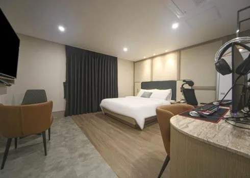 Bed in H Avenue Hwamyeong
