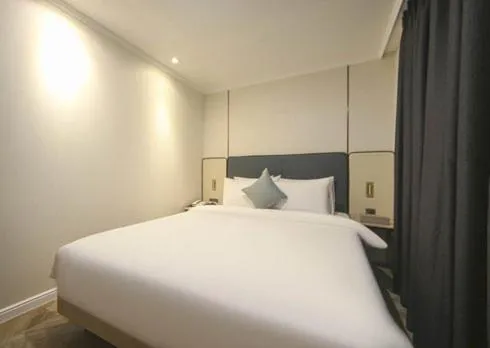 Bed in H Avenue Hwamyeong