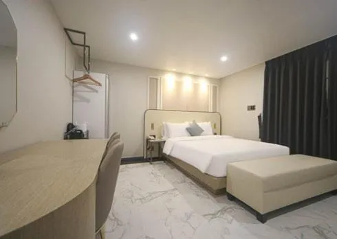 Bed in H Avenue Hwamyeong