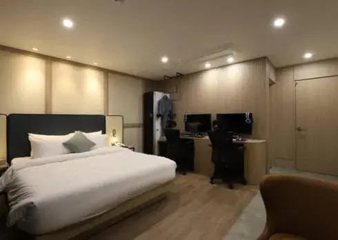 Double Room with Private Bathroom in H Avenue Hwamyeong Double Room with Private Bathroom in H Avenue Hwamyeong