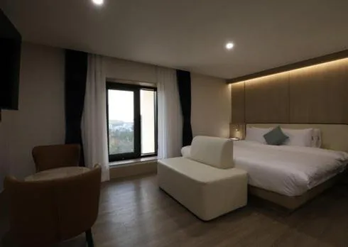 Bed in H Avenue Hwamyeong