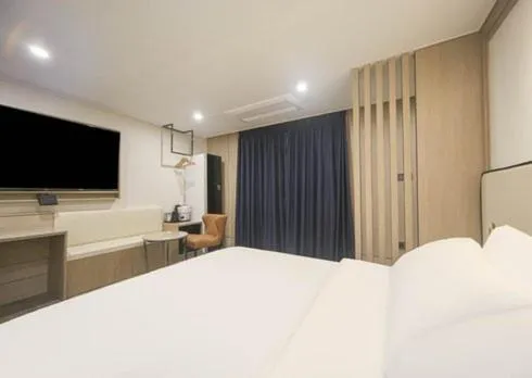 Bed in H Avenue Hwamyeong