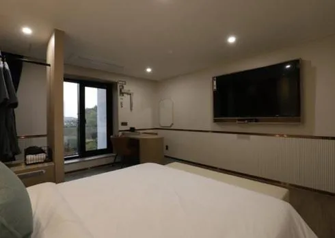 Bed in H Avenue Hwamyeong