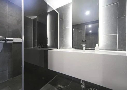 Shower in H Avenue Hwamyeong