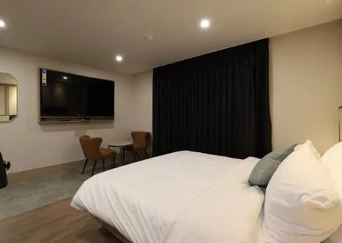 Bed in H Avenue Hwamyeong