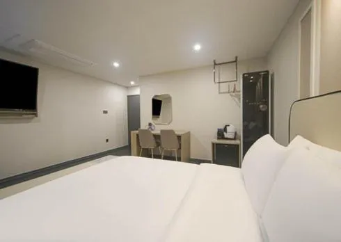 Bed in H Avenue Hwamyeong