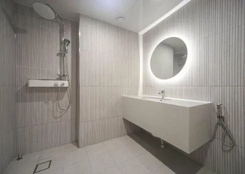 Shower in H Avenue Hwamyeong