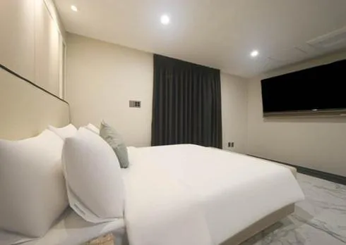 Bed in H Avenue Hwamyeong
