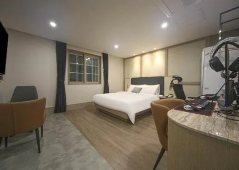 Bed in H Avenue Hwamyeong