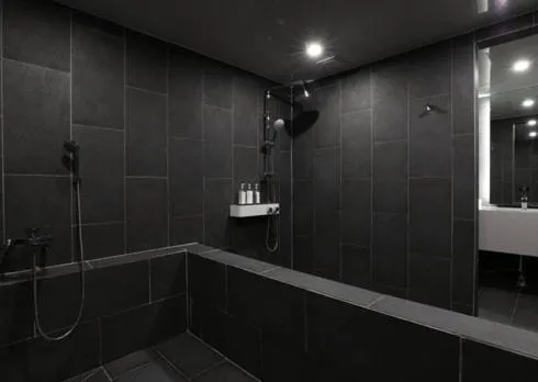 Shower in H Avenue Hwamyeong