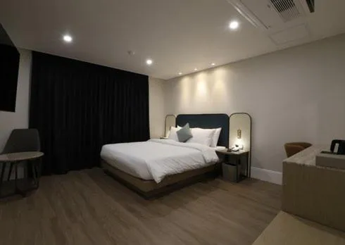 Bed in H Avenue Hwamyeong