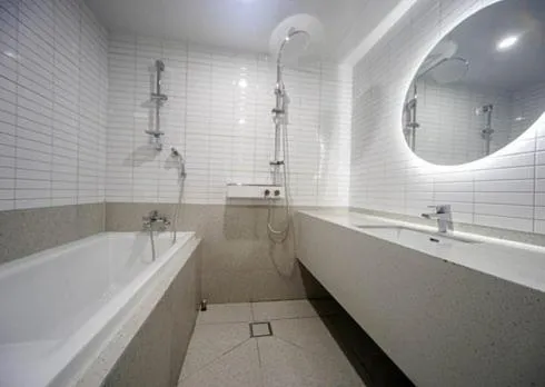 Shower in H Avenue Hwamyeong