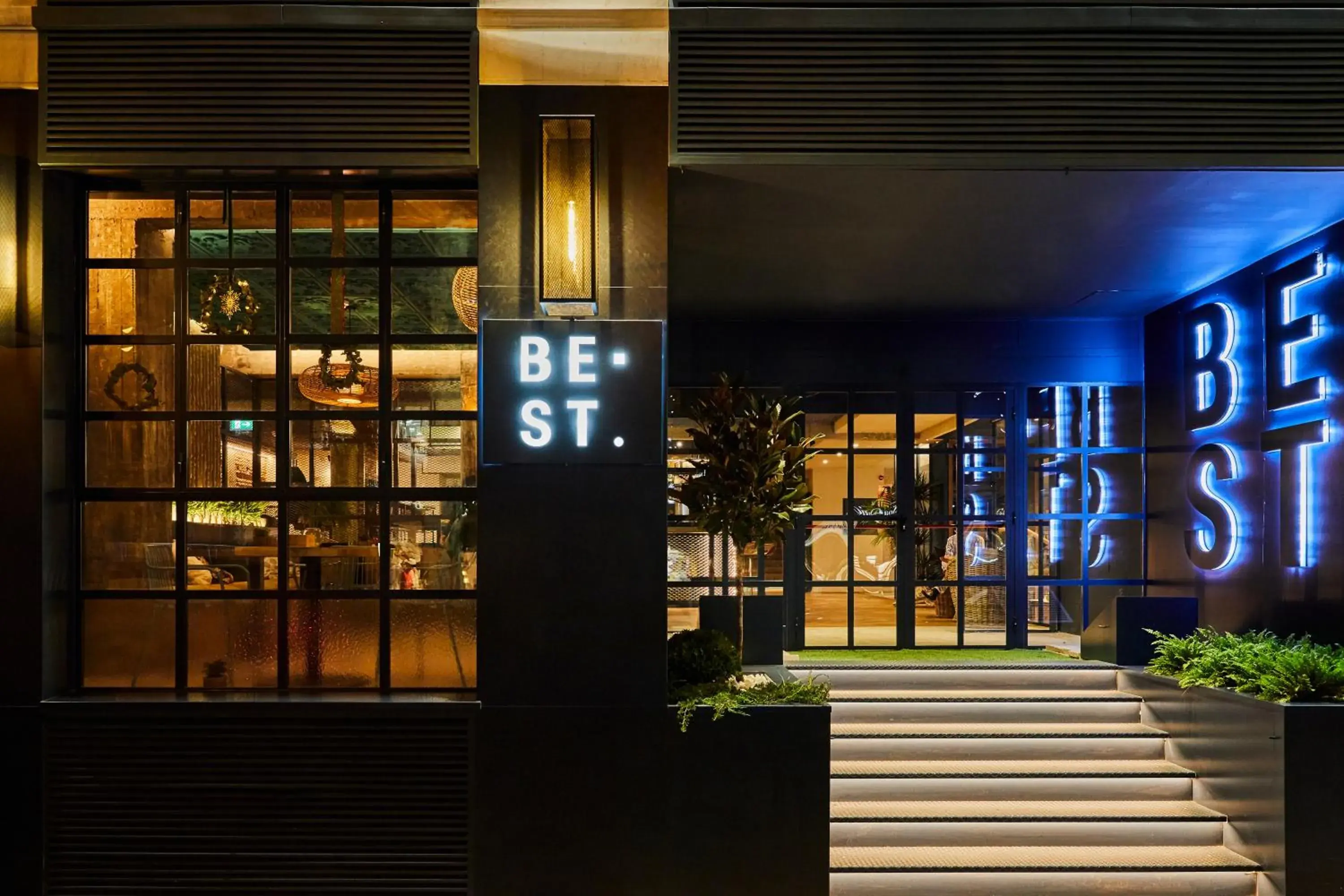 Facade/entrance in Hotel Indigo Madrid - Princesa by IHG Facade/entrance in Hotel Indigo Madrid - Princesa by IHG