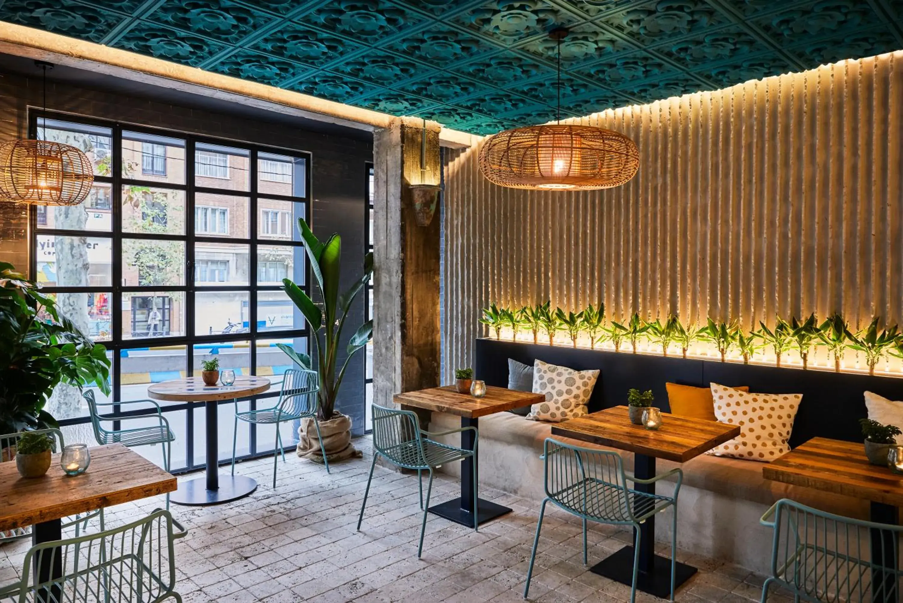 Lounge or bar in Hotel Indigo Madrid - Princesa by IHG Lounge or bar in Hotel Indigo Madrid - Princesa by IHG