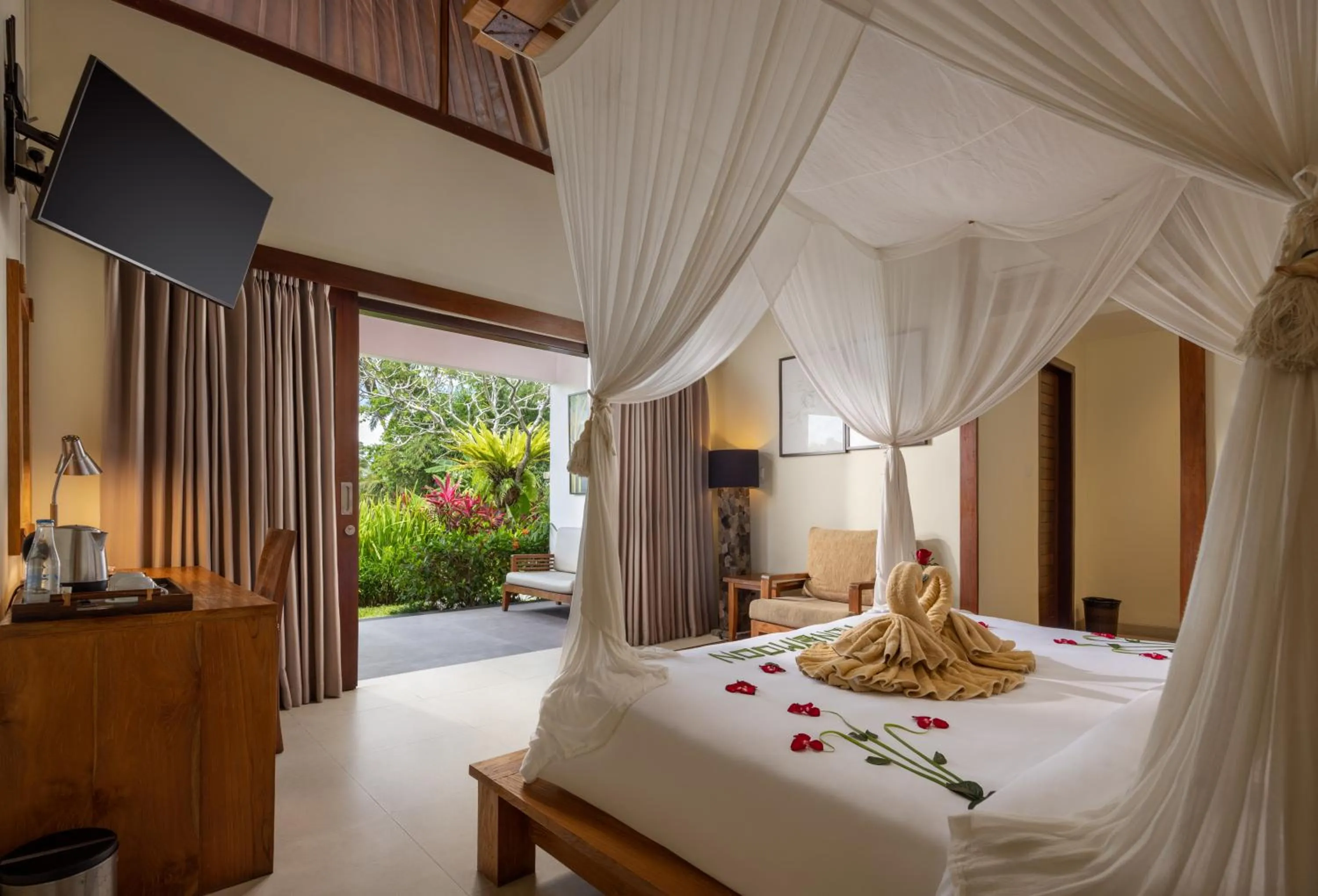 Bed in Anumana Village Ubud