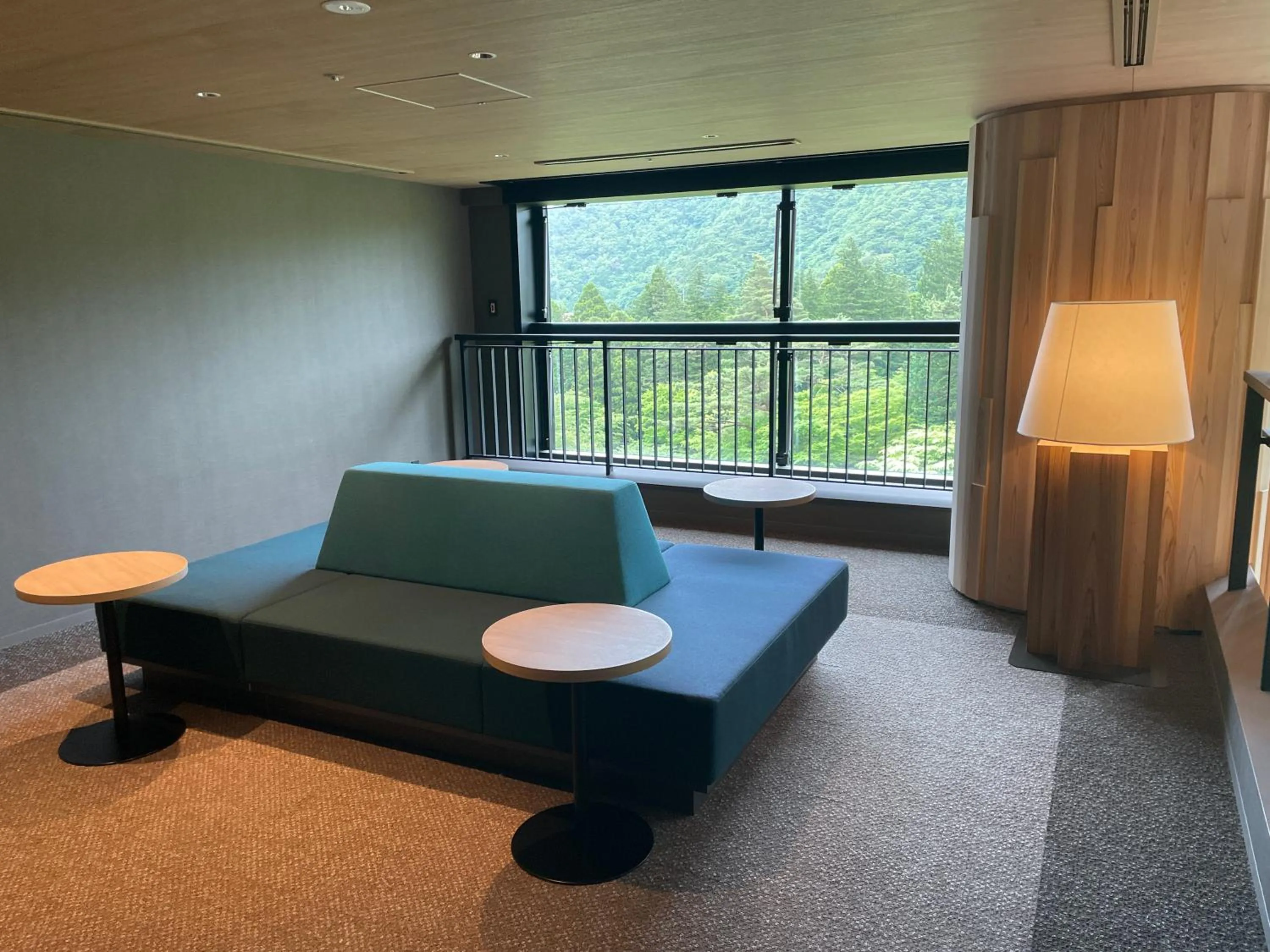 Seating area in Hakone Kowakien Hotel