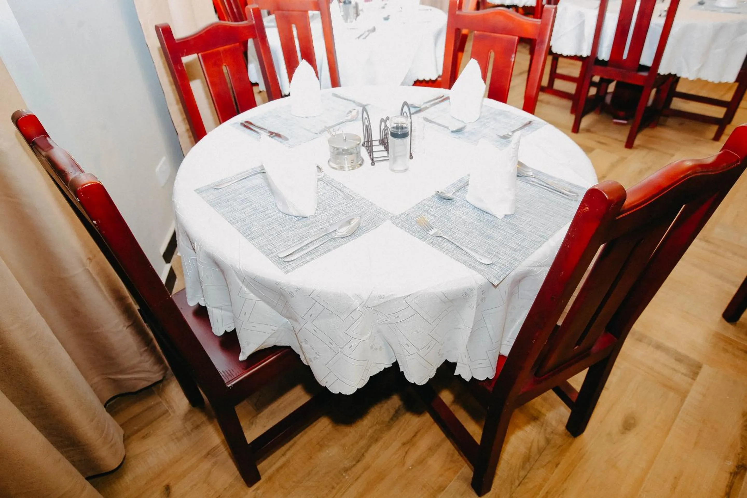 Restaurant/places to eat in Inoga Luxury Hotel