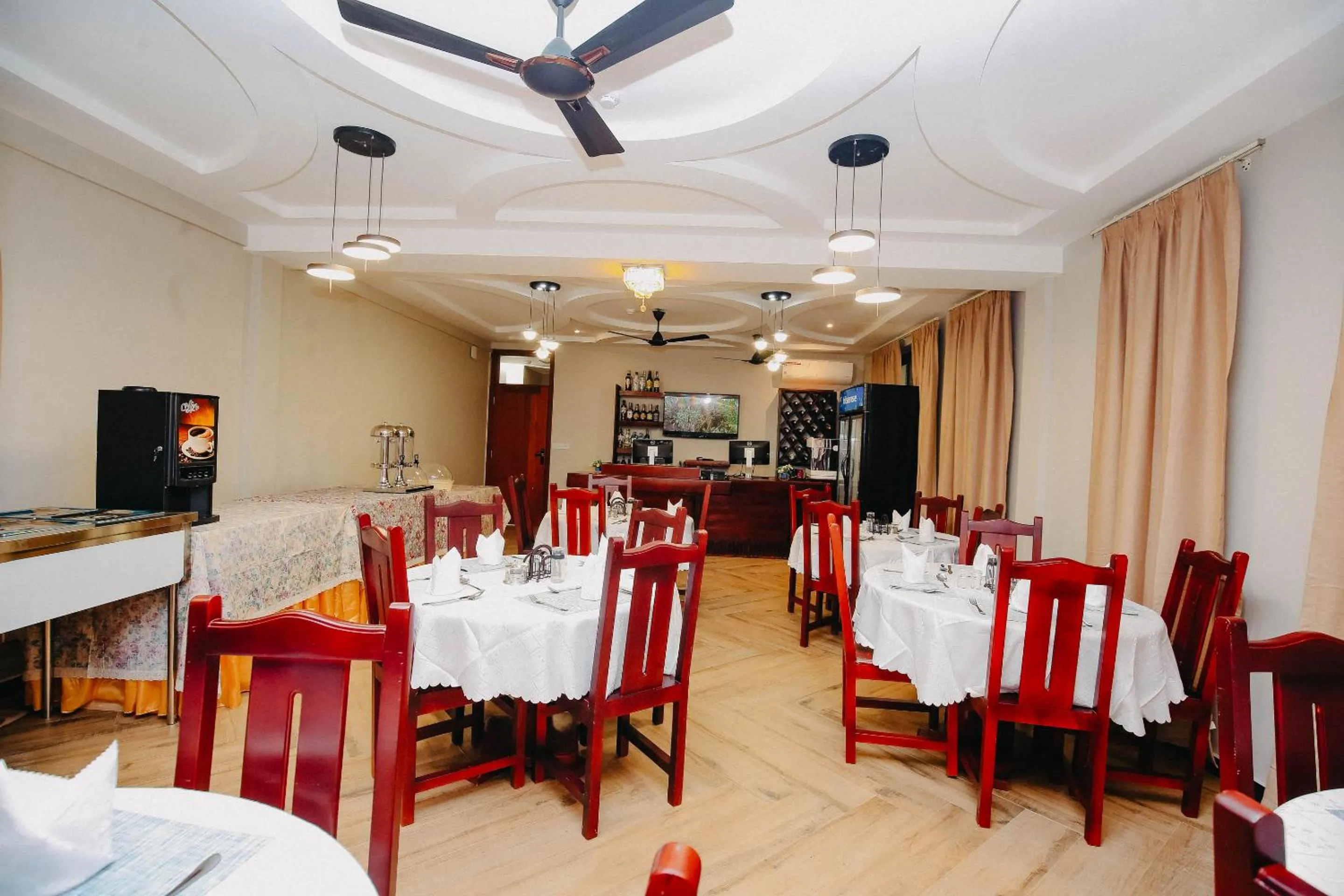 Restaurant/places to eat in Inoga Luxury Hotel