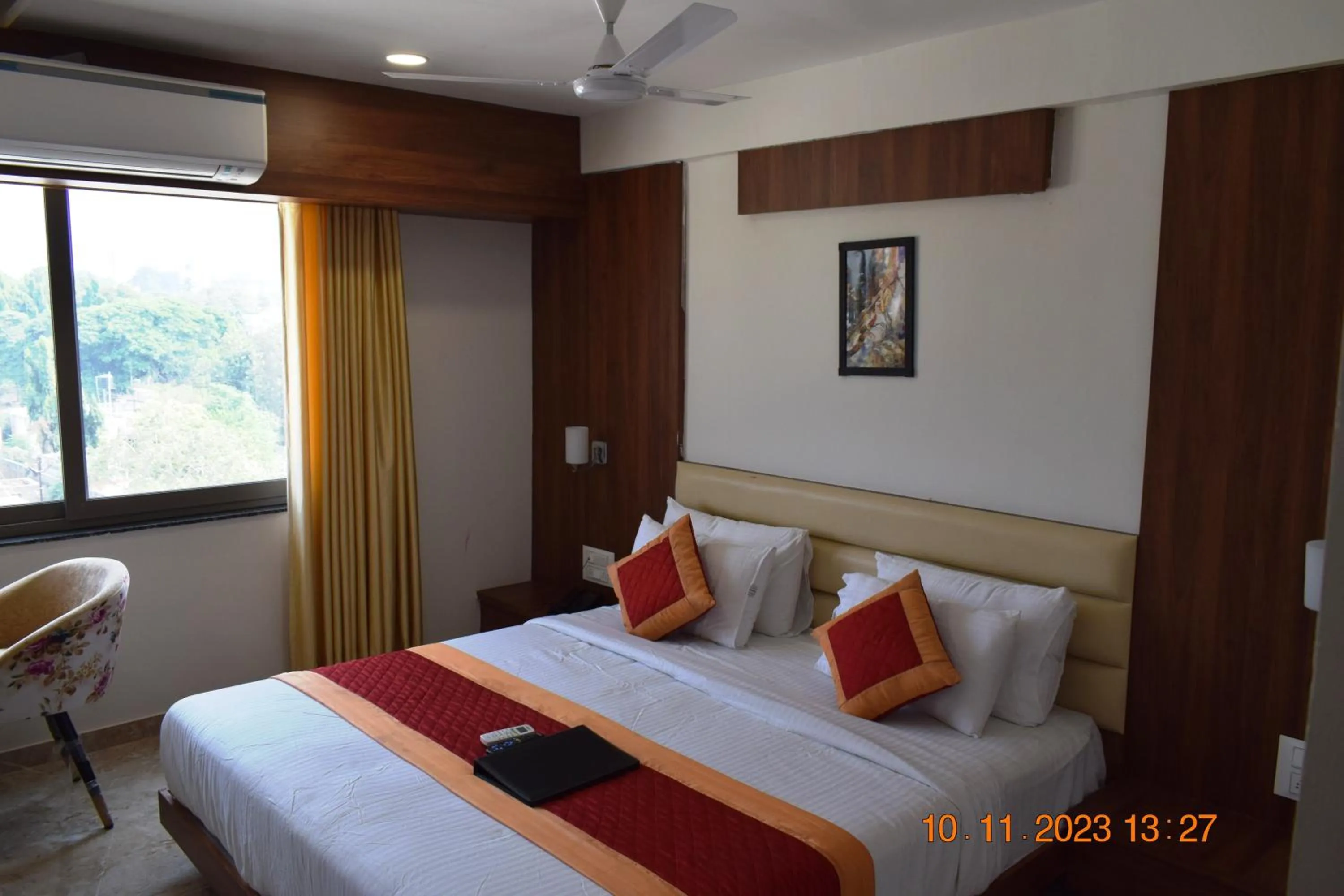 Bed in LEELA BIZOTEL