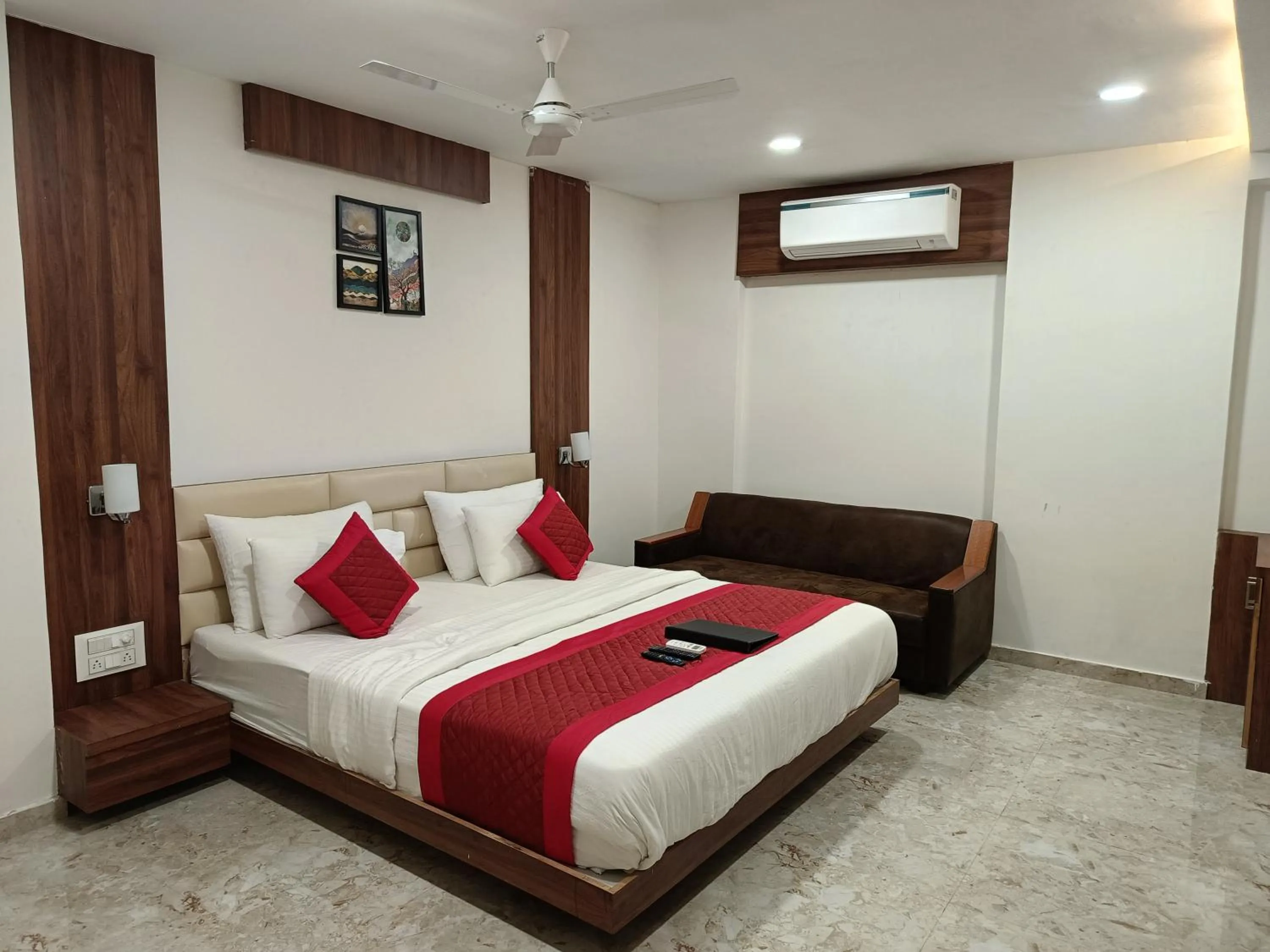 Bed in LEELA BIZOTEL