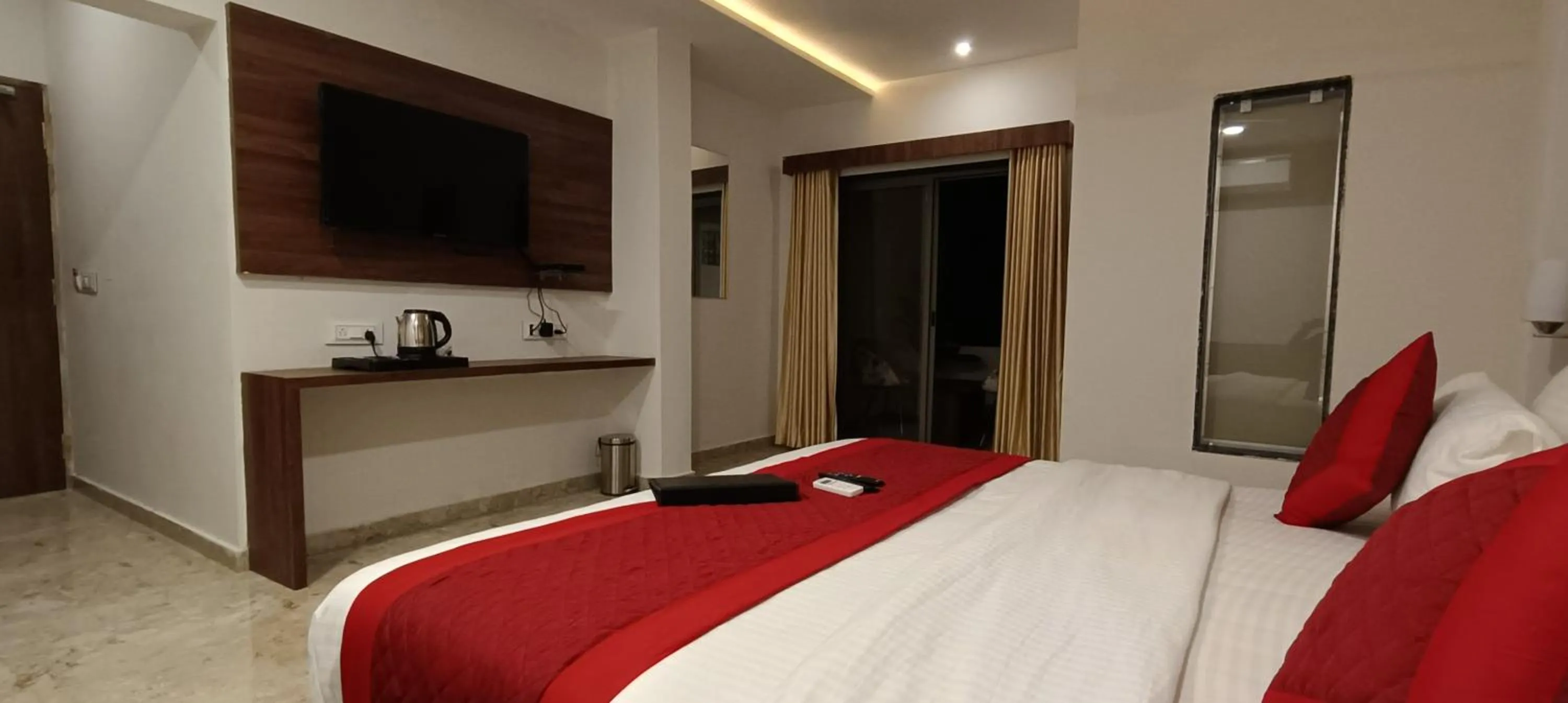 Bed in LEELA BIZOTEL