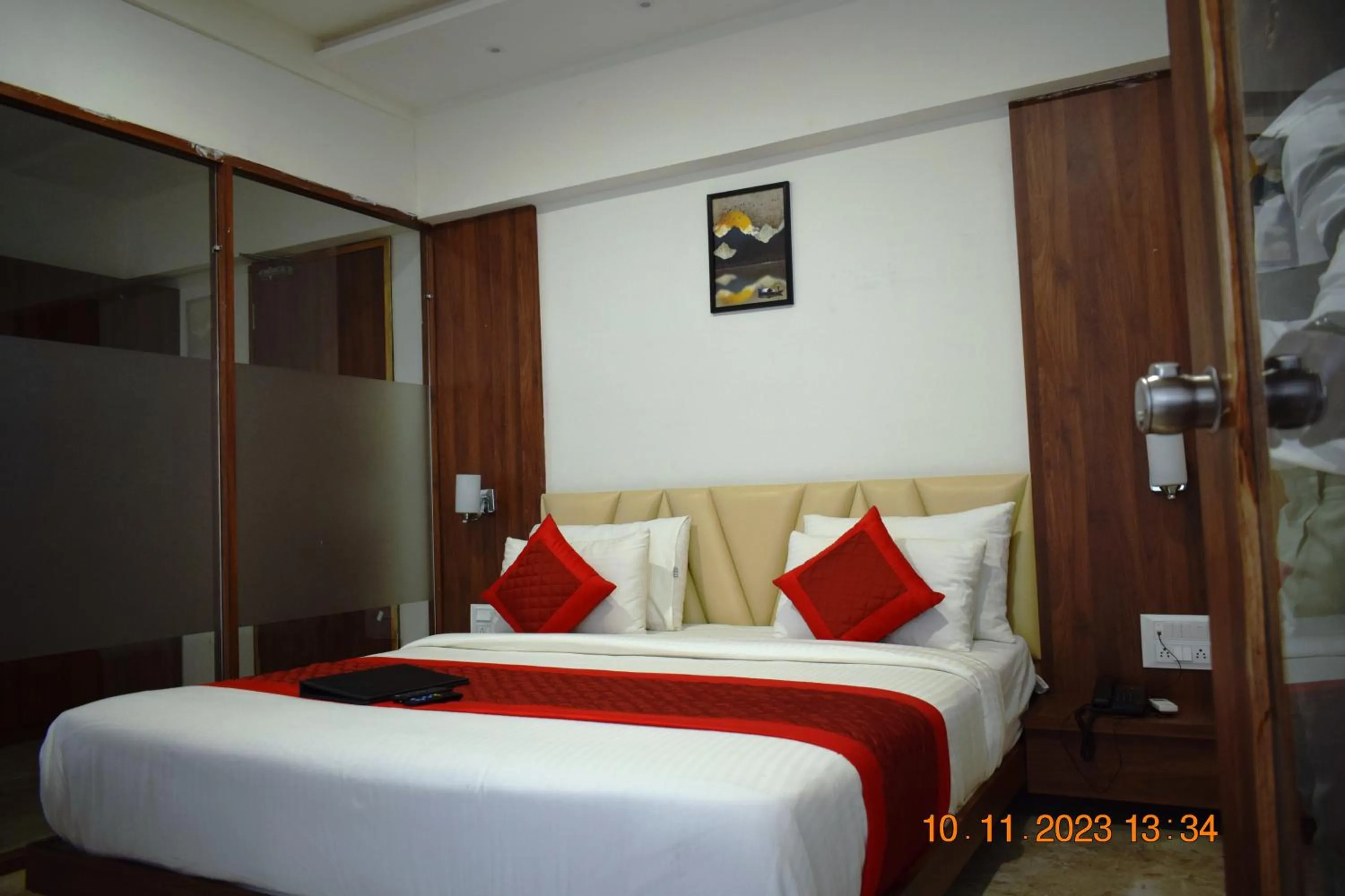 Bed in LEELA BIZOTEL