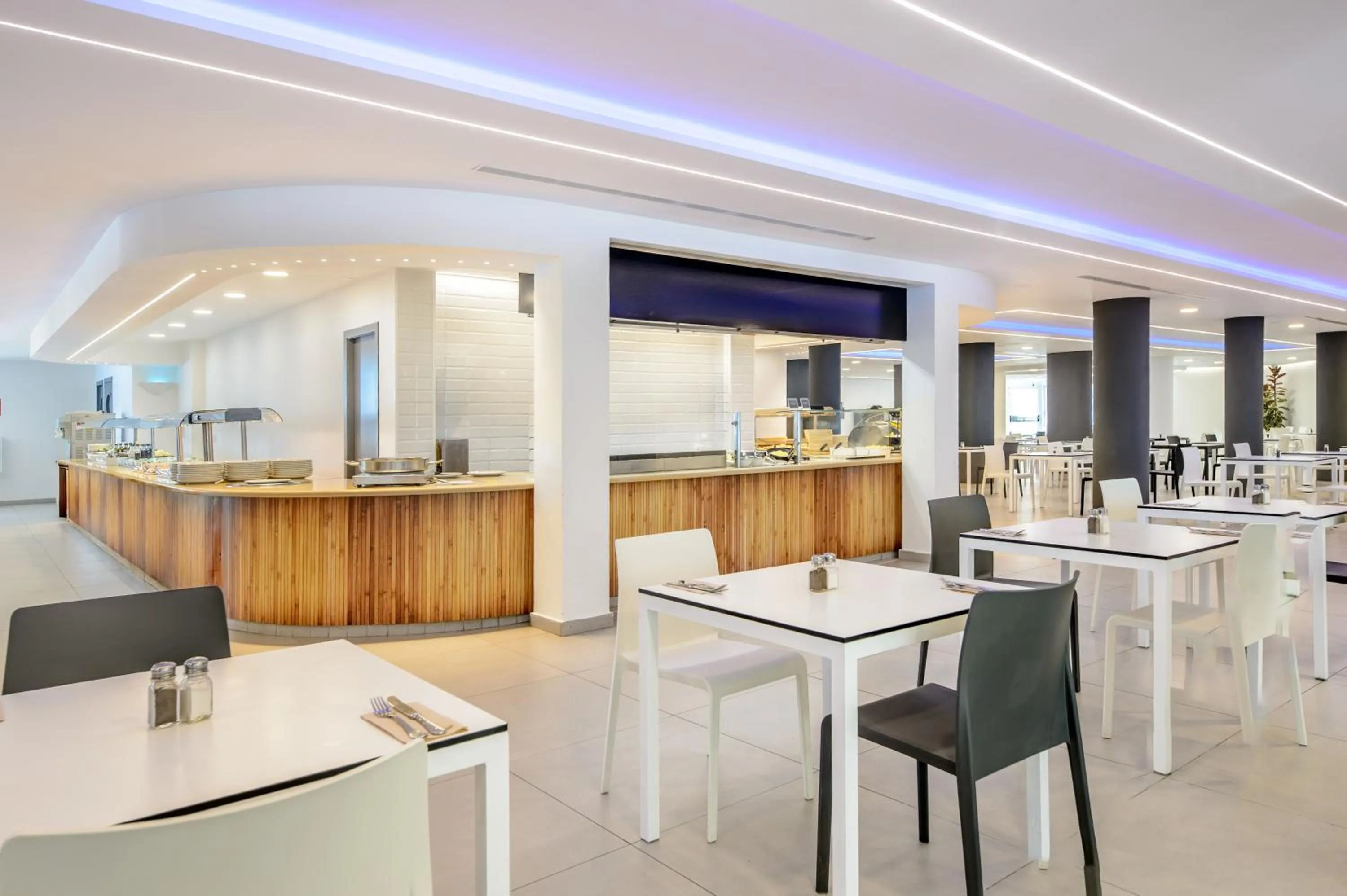 Restaurant/places to eat in Hotel Vibra San Remo