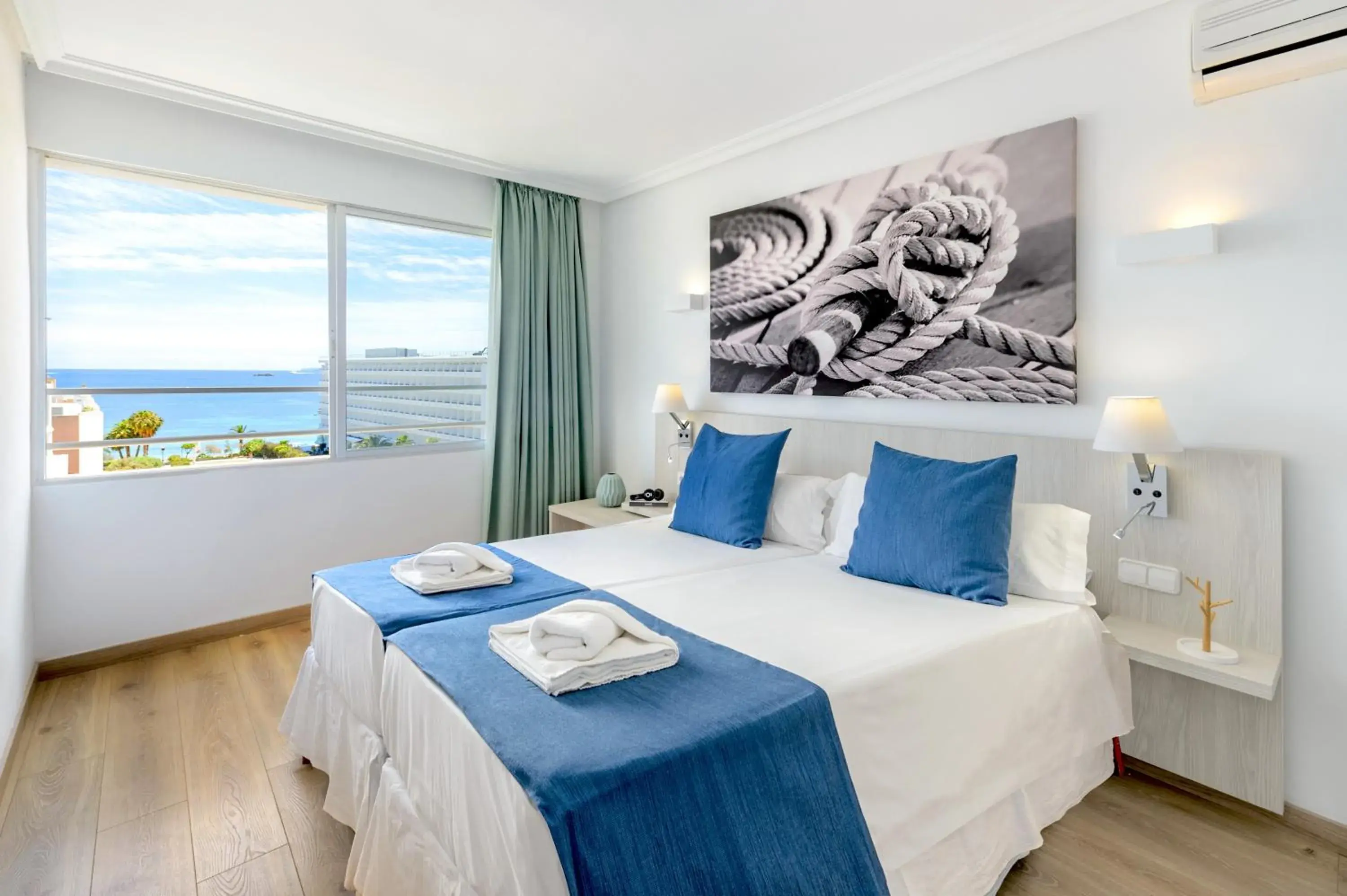 Bedroom, Bed in Apartamentos Vibra Tivoli Bedroom, Bed in Apartamentos Vibra Tivoli