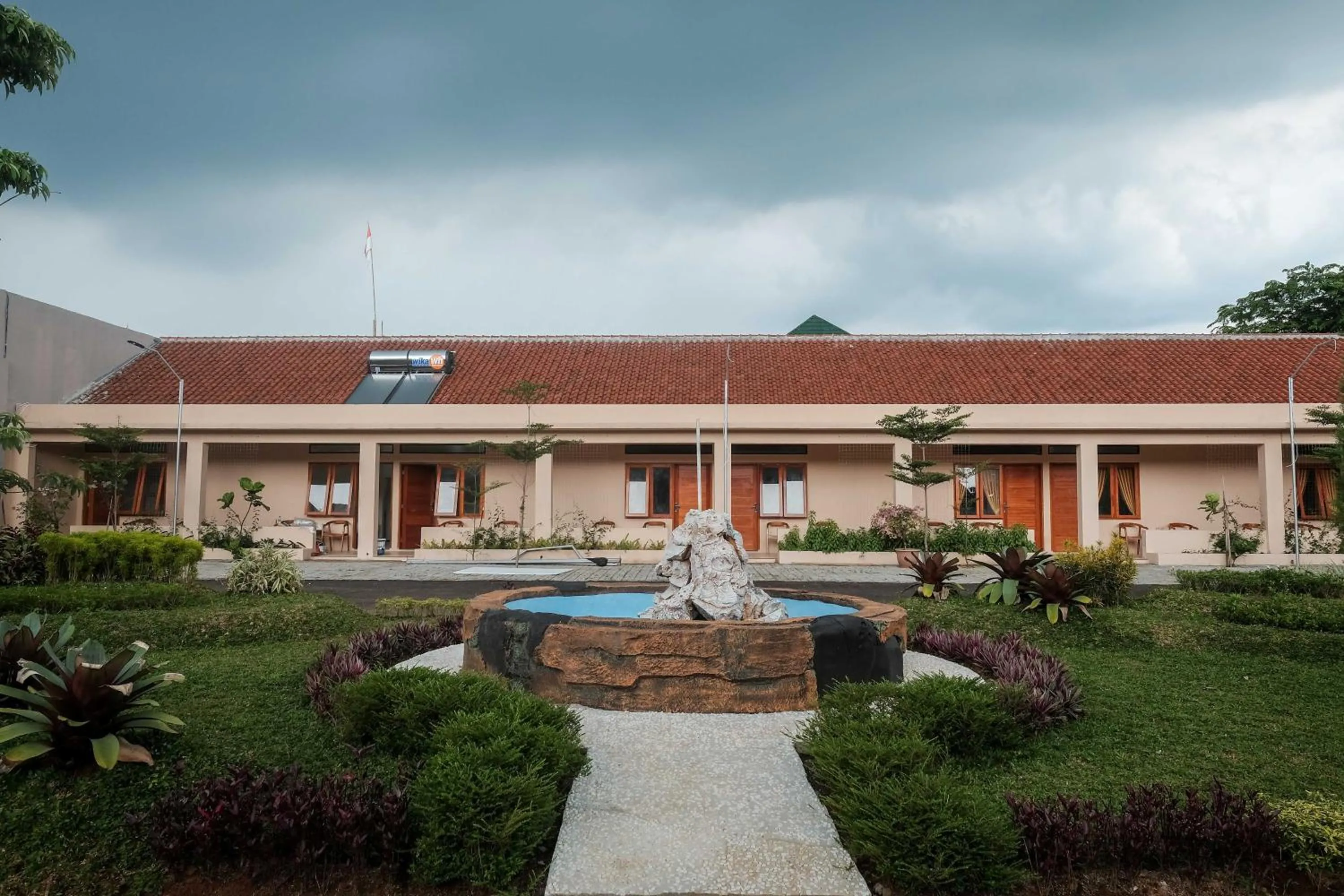 Property building in RedDoorz Plus Syariah at Hotel Indonesia Kajen