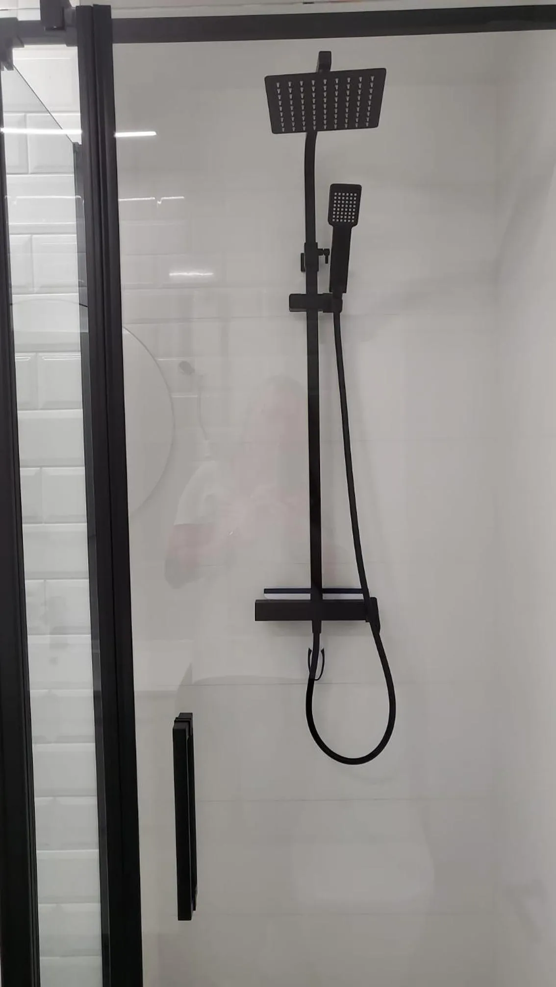 Shower in Cíes Luxury Suitel Lily Rodsen - Love your Stay