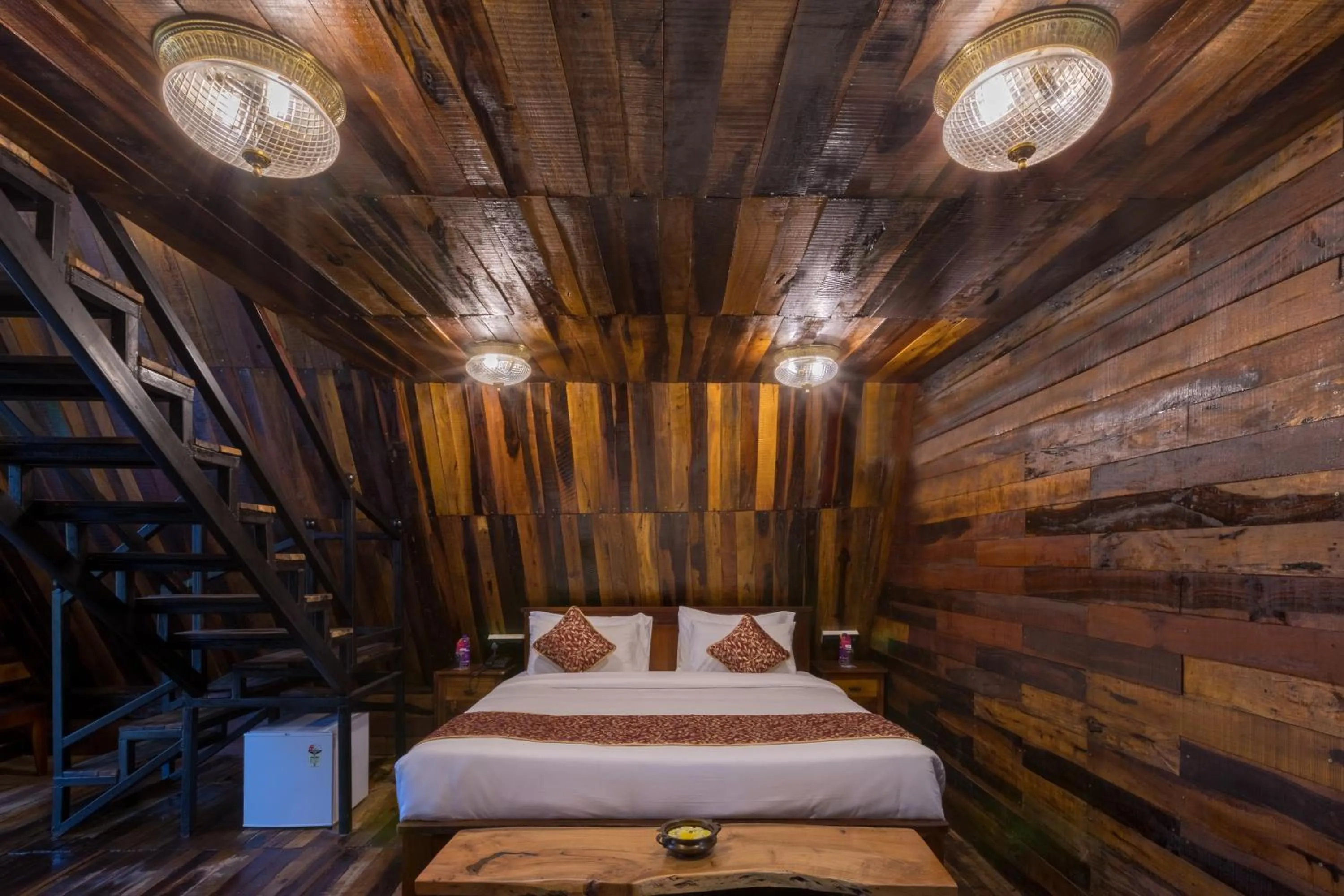 Bed in Sterling Padam Pench