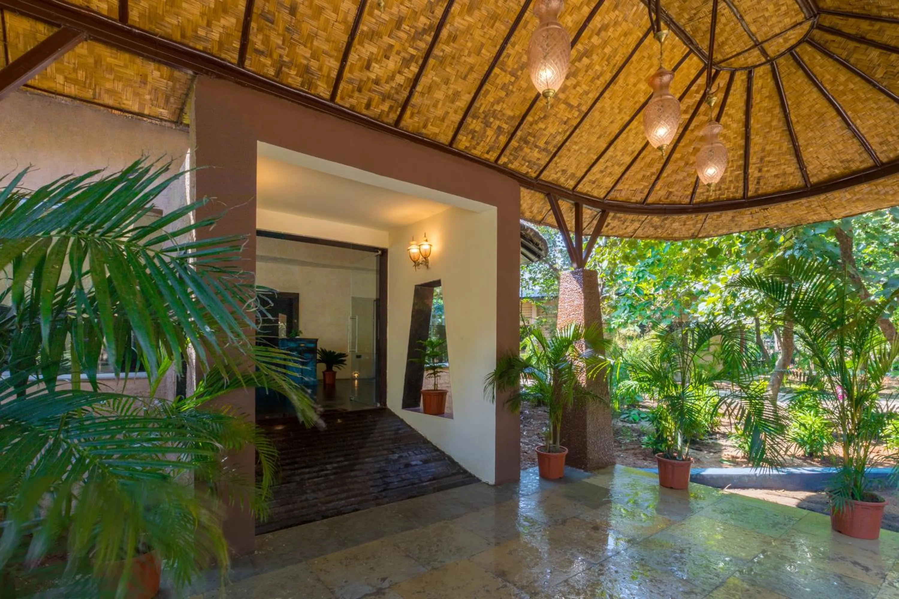 Facade/entrance in Sterling Padam Pench