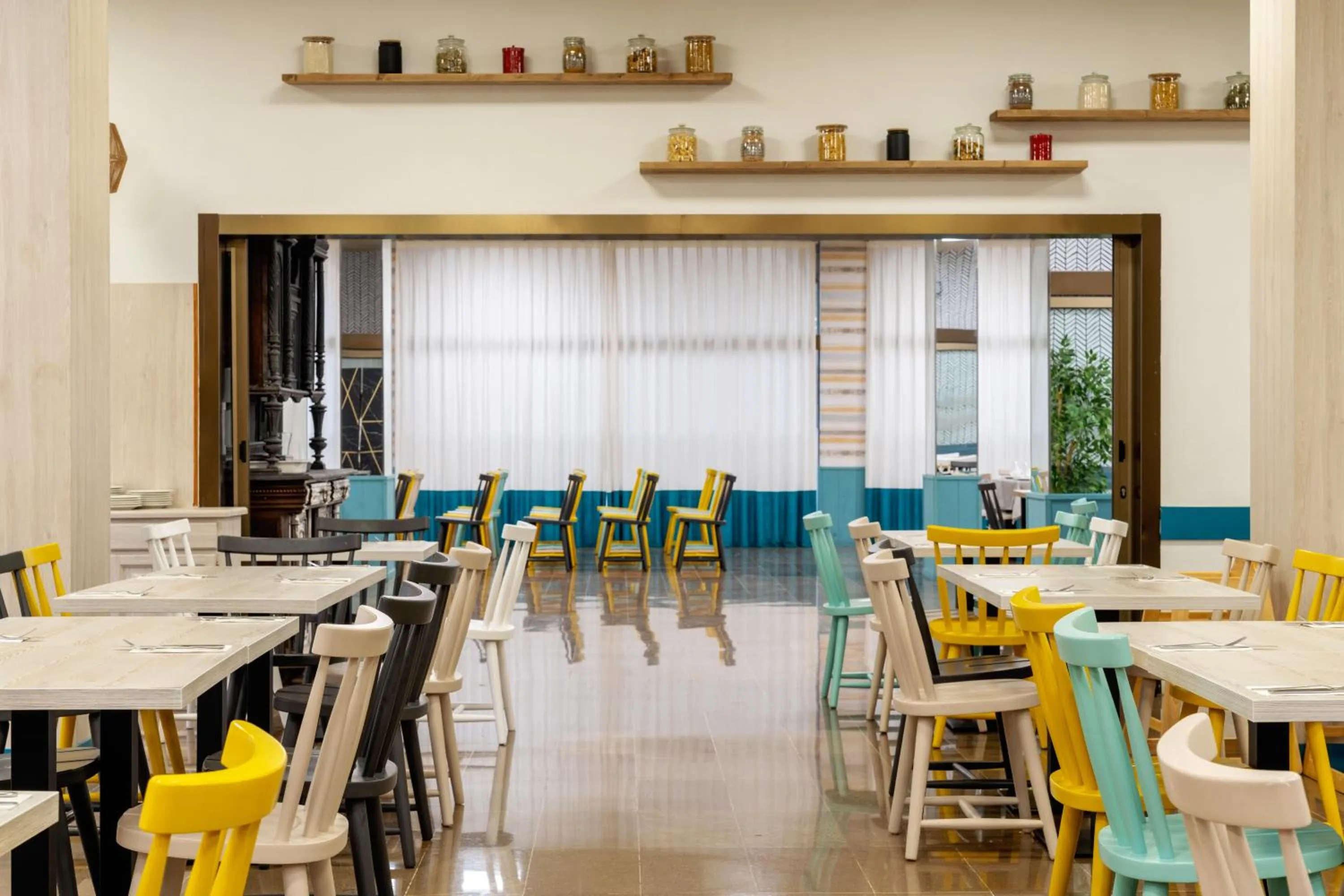 Restaurant/places to eat in Aparthotel Ona Palamós