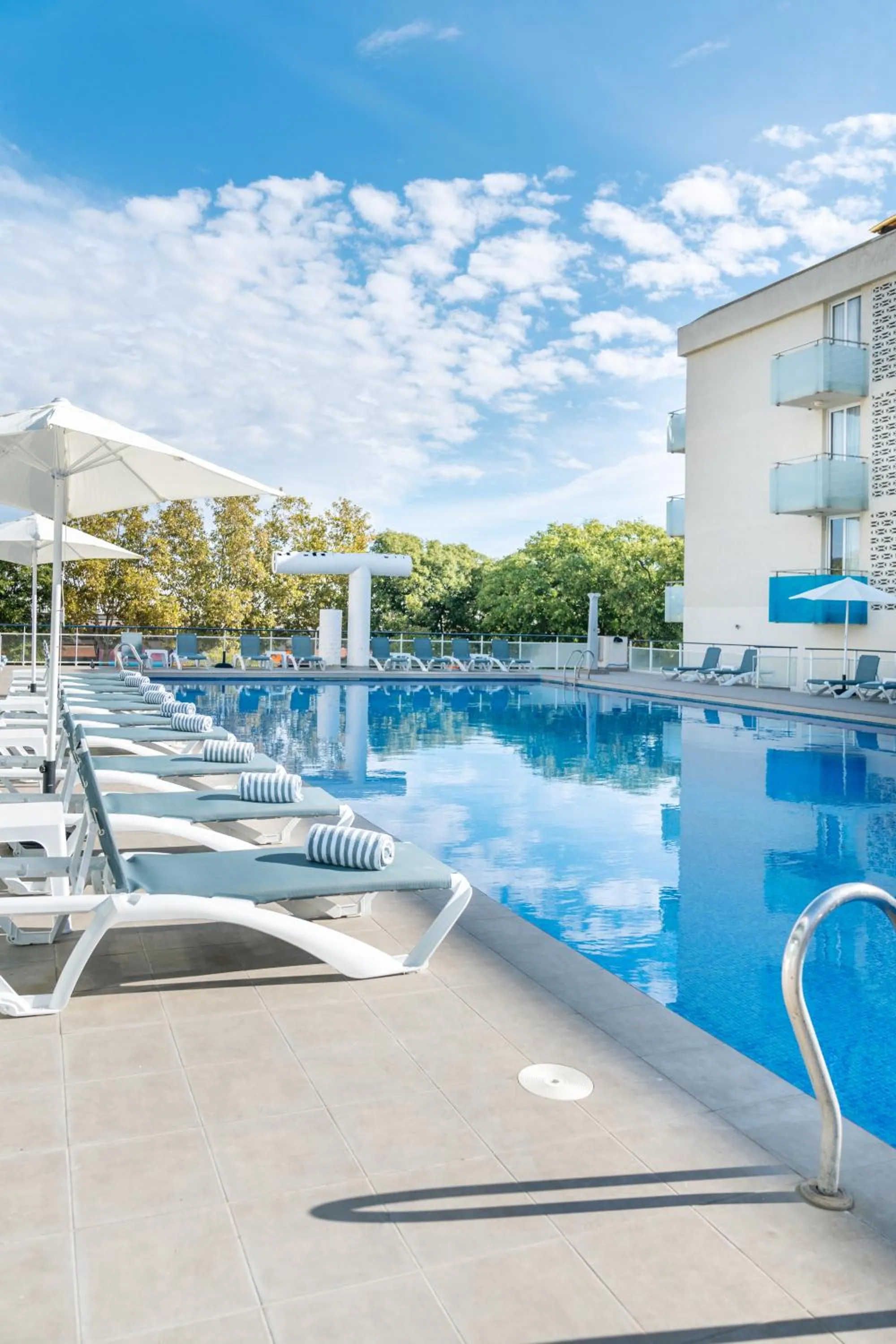 Swimming pool in Aparthotel Ona Palamós