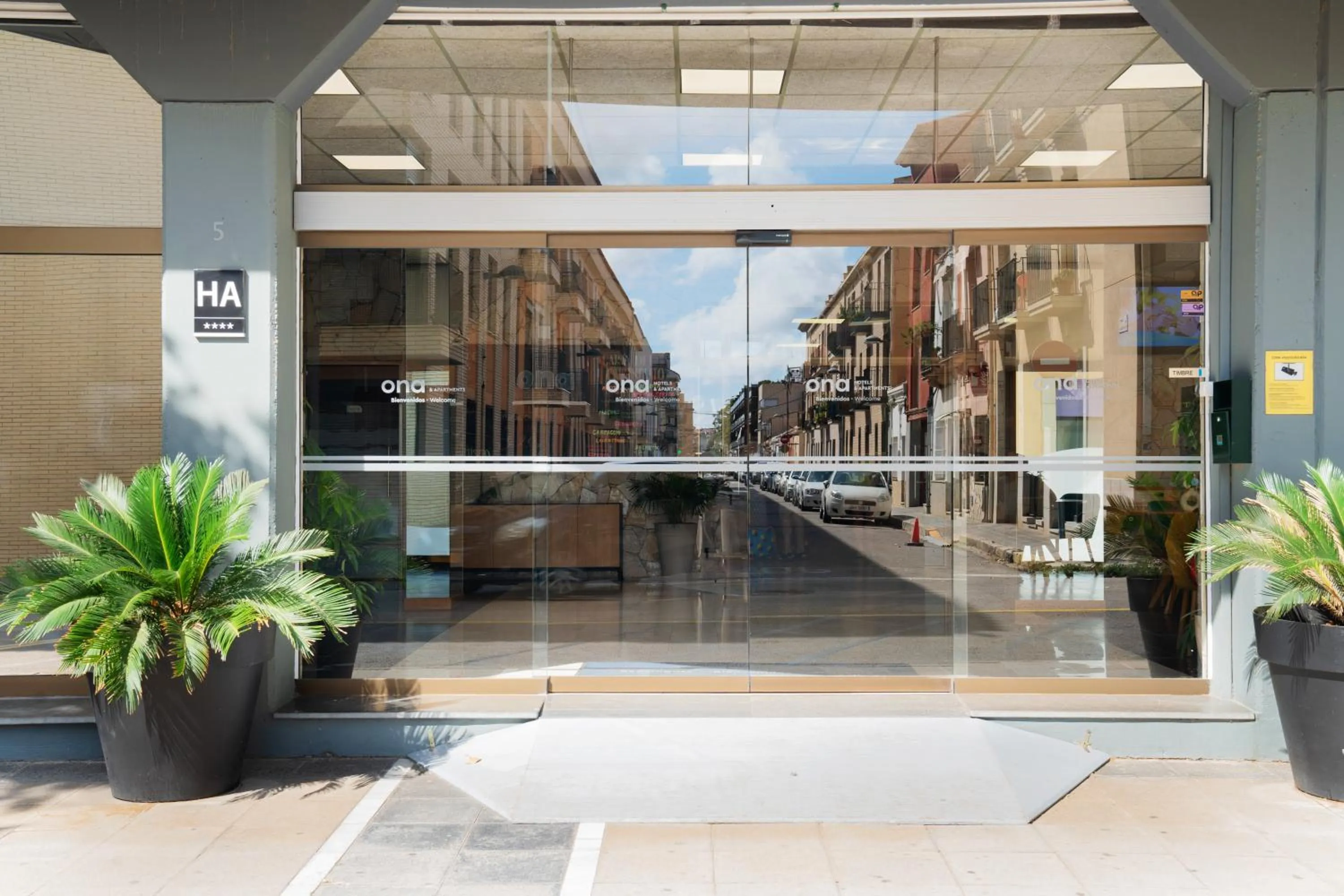 Facade/entrance in Aparthotel Ona Palamós