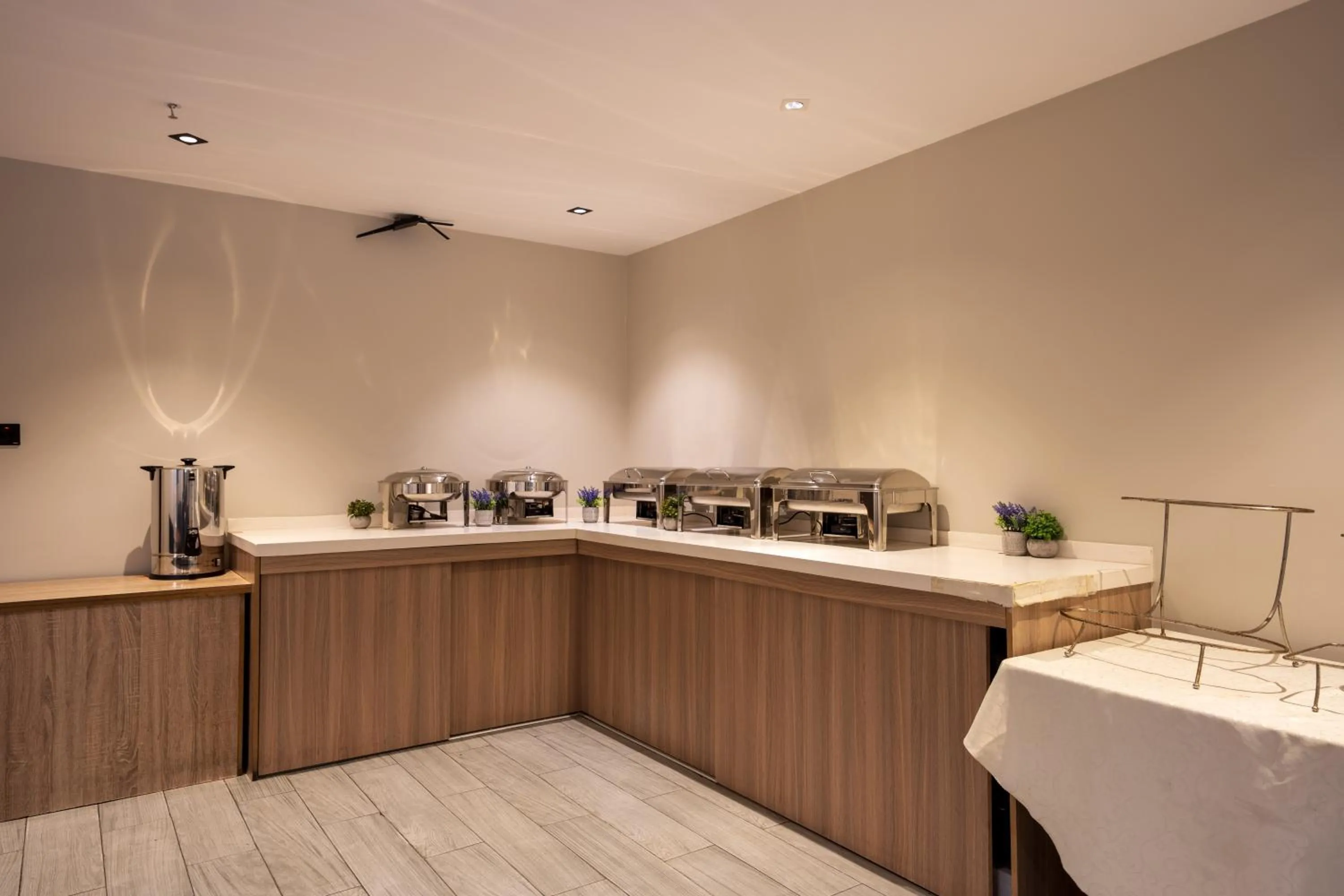 Restaurant/places to eat in Golden New Quraish Hotel Jeddah Modern Golden Hospitality Company