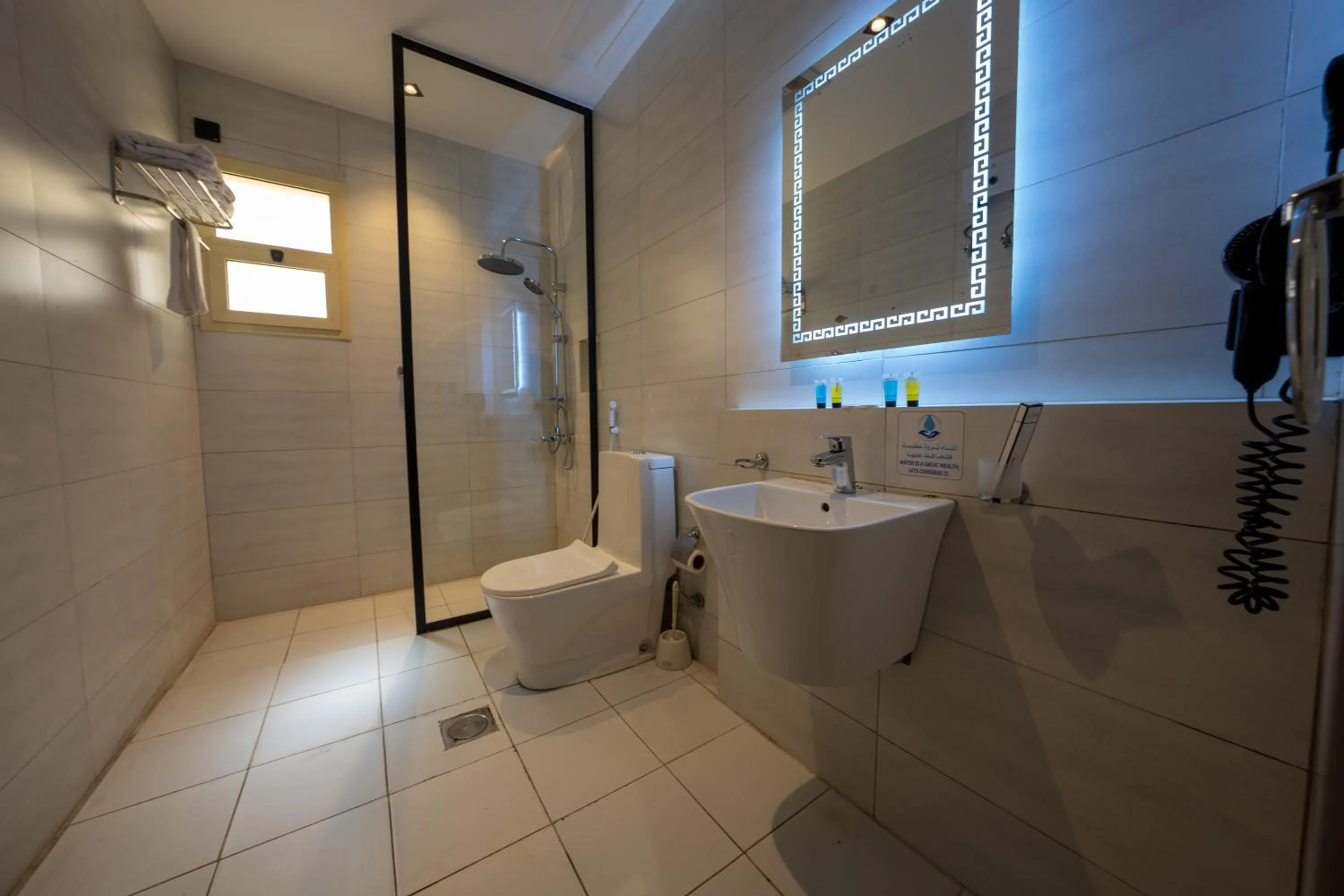 Toilet in Golden New Quraish Hotel Jeddah Modern Golden Hospitality Company
